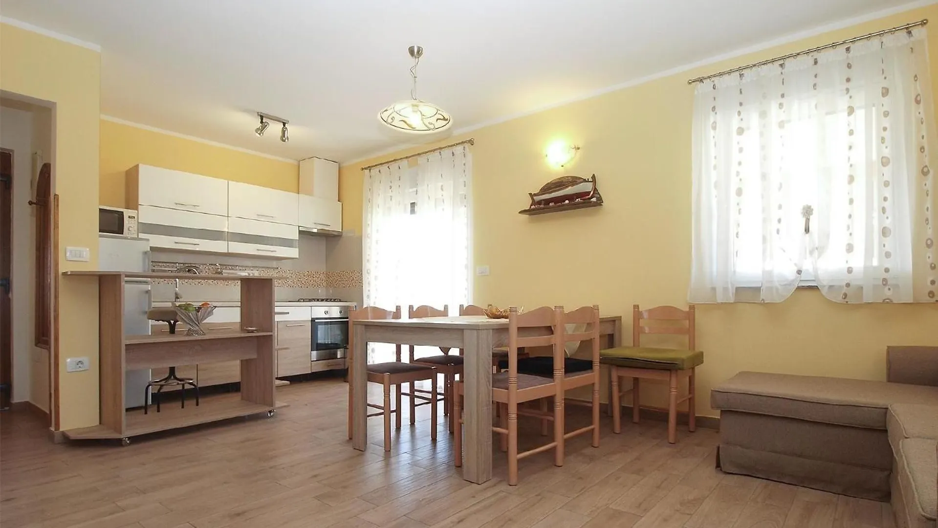 Ferienhaus Mit Privatpool Fuer 6 Personen Ca 70 Qm In Pula, Istrien Istrische Riviera Croatia